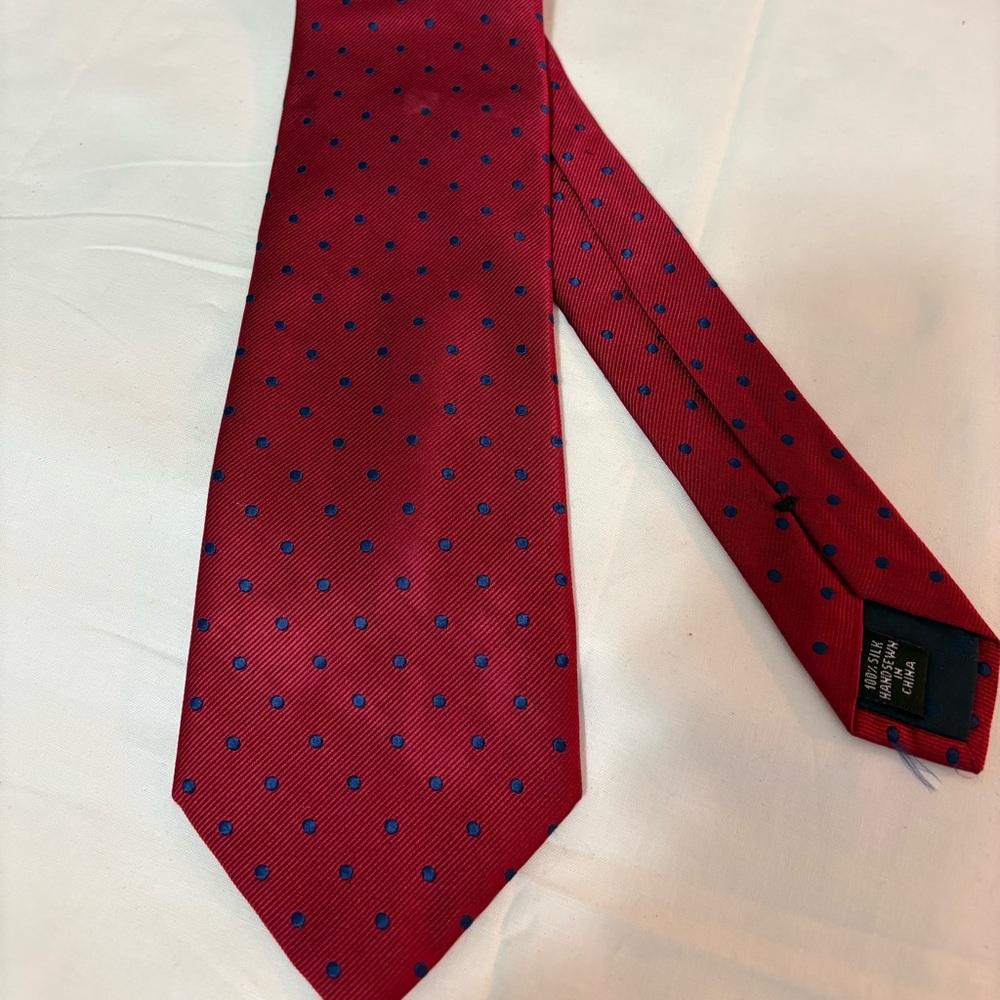 Jos ABank Executive 100% Silk men's Tie Red w/Blue Polka Dot 61x4" Repp Silk XL